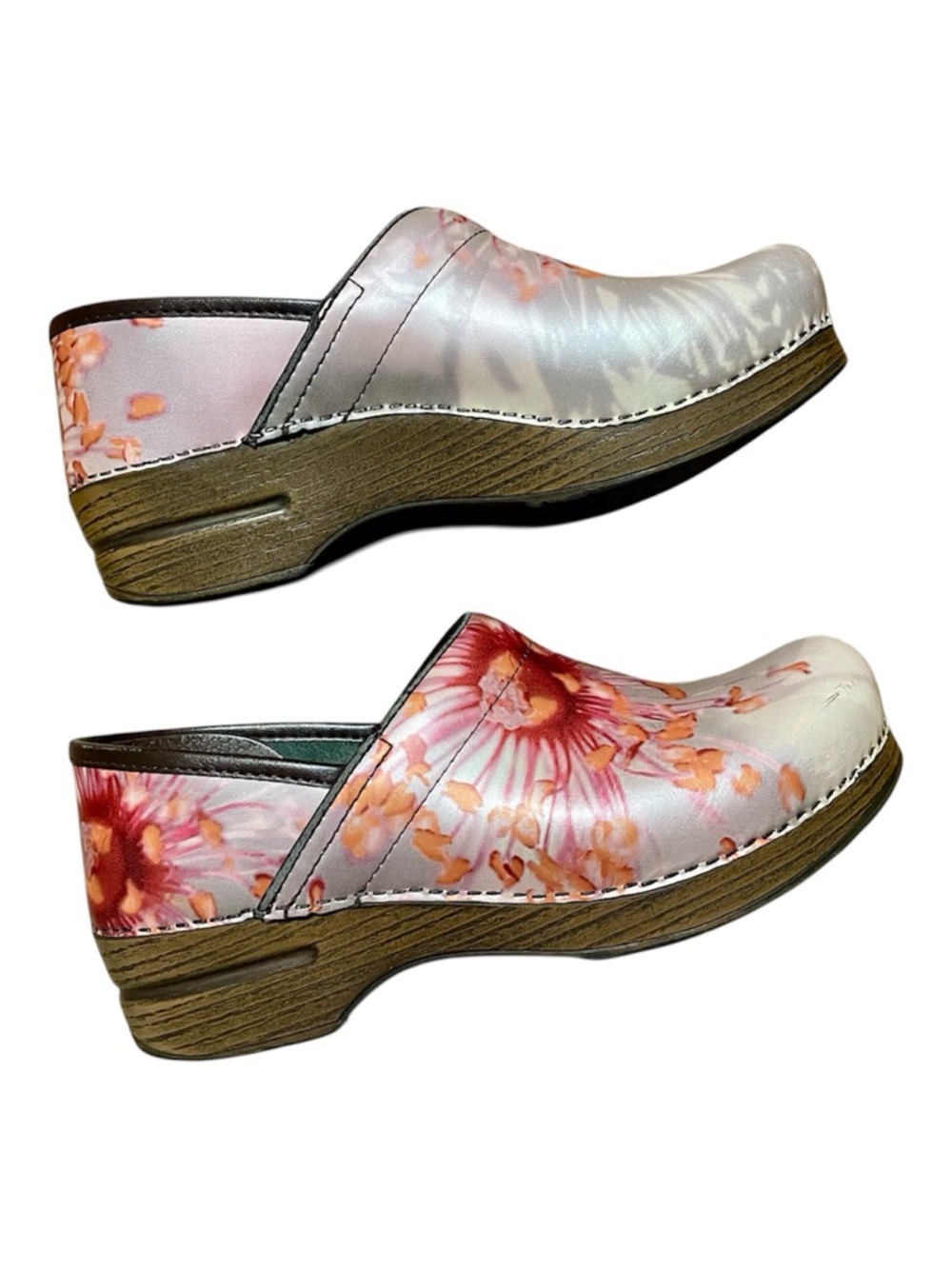 Dansko Professional Clog Ladies Size 39.
STUNNING red/orange floral color! - Picture 3 of 15